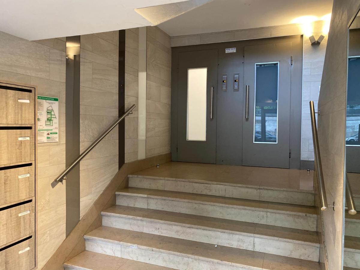 Le Rockefeller Apartment Лион Екстериор снимка